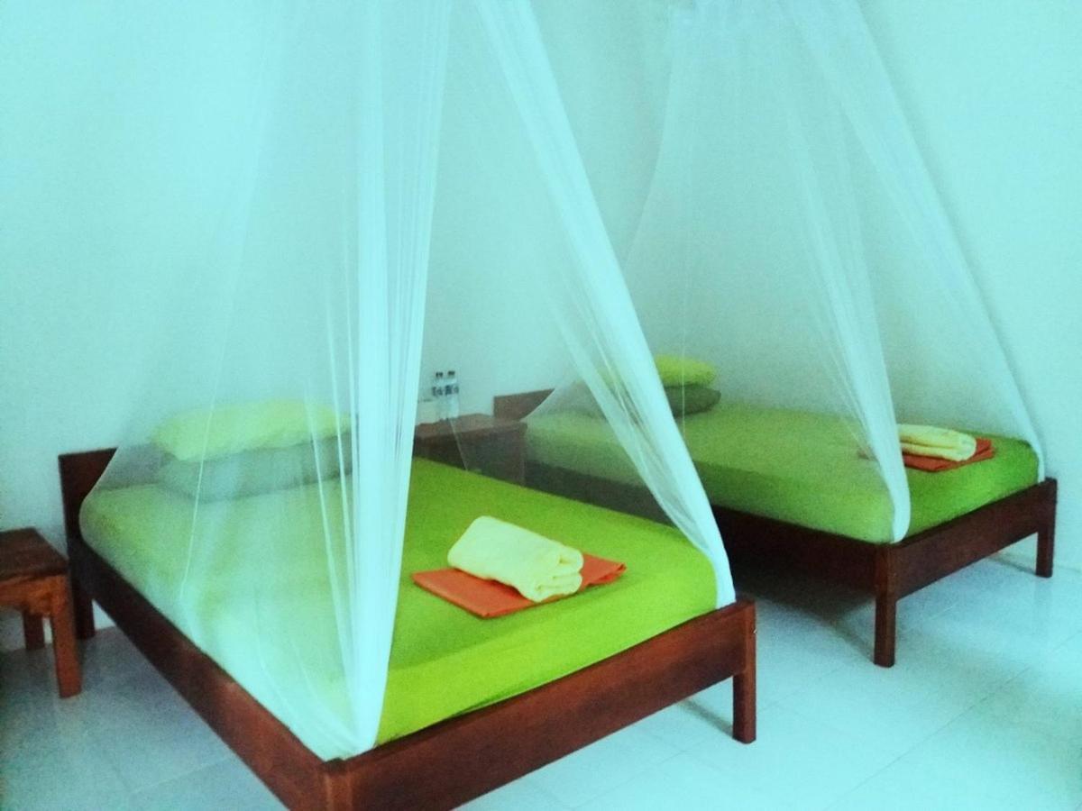 Tangkoko Macaca Hotell Rinondoran Exteriör bild