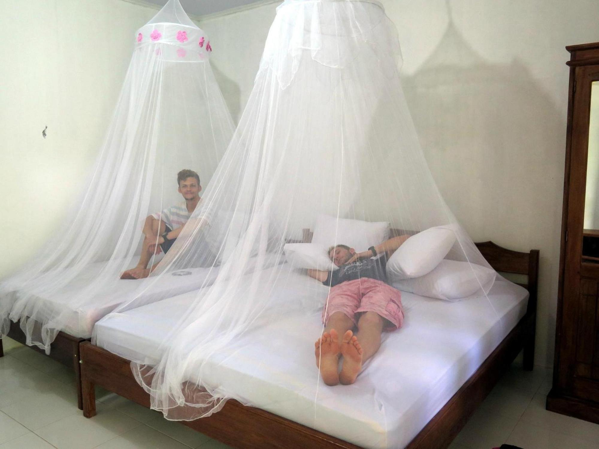 Tangkoko Macaca Hotell Rinondoran Exteriör bild